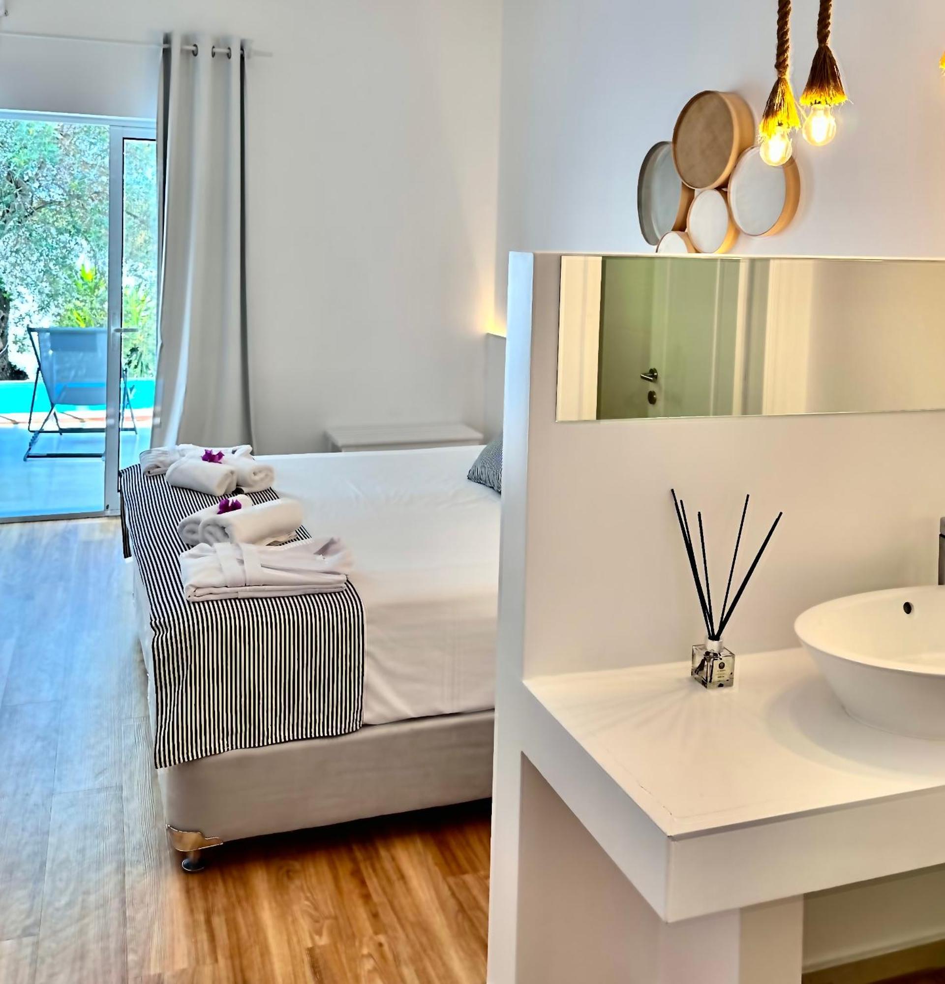 Mr And Mrs White Corfu Couples Retreat Adults Only Otel Acharavi  Dış mekan fotoğraf